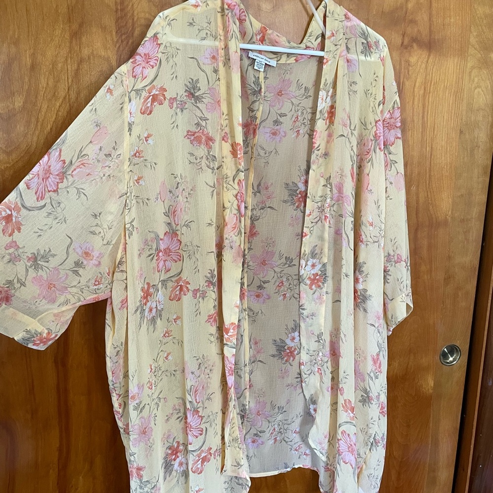 American Eagle yellow floral shawl